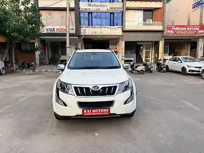 2016 महिंद्रा XUV500 w6 1