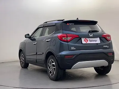 2022 Mahindra XUV300 W8 (O) 1.2 Petrol AMT