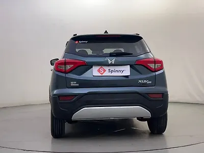 2022 Mahindra XUV300 W8 (O) 1.2 Petrol AMT