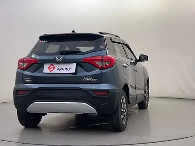 2022 Mahindra XUV300 W8 (O) 1.2 Petrol AMT