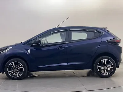 2023 Tata Altroz XZ Petrol