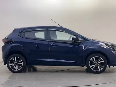 2023 Tata Altroz XZ Petrol