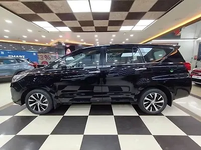 2022 Toyota Innova Crysta ZX 2.7 AT 7 STR