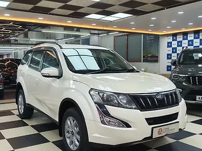 2016 Mahindra XUV500 W8