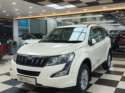 2016 Mahindra XUV500 W8