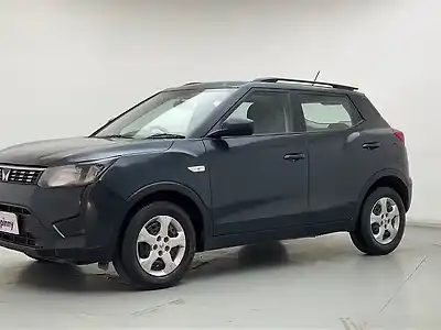 2022 महिंद्रा XUV300 w6 1.2 पेट्रोल 1