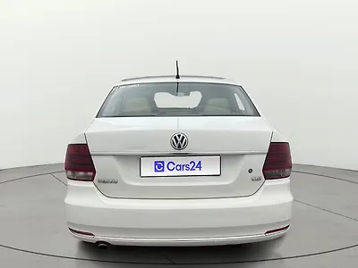 2015 Volkswagen Vento Highline 1.2 (P) AT