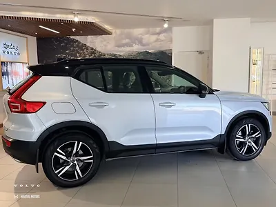 2020 Volvo XC40 T4 R-Design