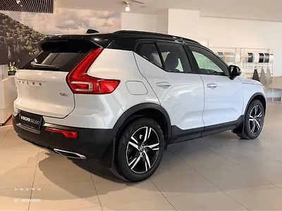 2020 Volvo XC40 T4 R-Design