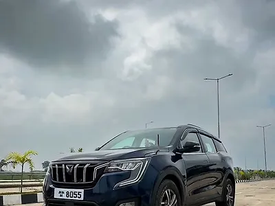 2023 Mahindra XUV700 AX 3 Diesel MT 5 STR [2021] 1