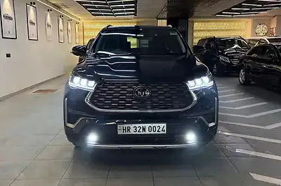 2024 टोयोटा इनोवा हायक्रॉस ZX (O) Hybrid (Electric + Petrol) Automatic (e-CVT) 7 STR 1