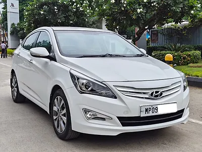 2015 Hyundai Verna Fluidic 1.6 CRDi SX Opt 1 2015 Hyundai Verna Fluidic 1.6 CRDi SX Opt 1