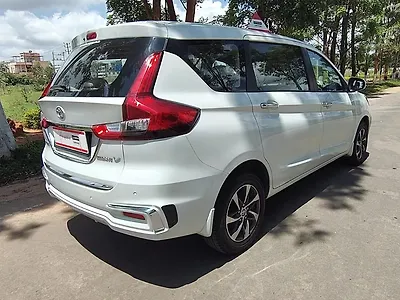 2025 Toyota Rumion V AT