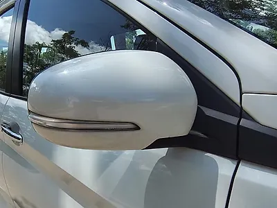 2025 Toyota Rumion V AT