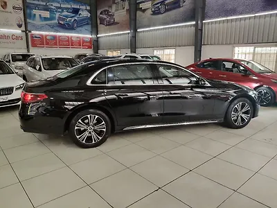 2025 Mercedes-Benz E-Class E200