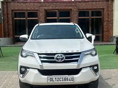 2020 टोयोटा फ़ॉर्च्यूनर 2.7 4x2 ऑटोमैटिक 1