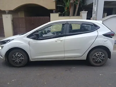 2020 Tata Altroz XE Petrol