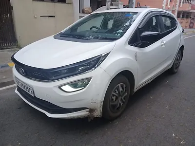 2020 Tata Altroz XE Petrol