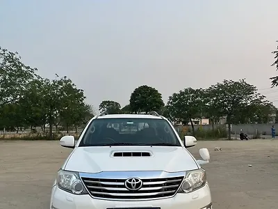 2014 Toyota Fortuner 3.0 4x2 AT 1
