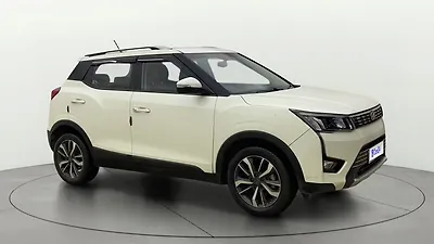2020 Mahindra XUV300 W8 (O) 1.2 Petrol 1 2020 Mahindra XUV300 W8 (O) 1.2 Petrol 1