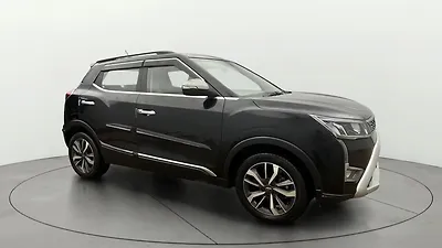 2022 Mahindra XUV300 W8 (O) 1.2 Petrol 1 2022 Mahindra XUV300 W8 (O) 1.2 Petrol 1