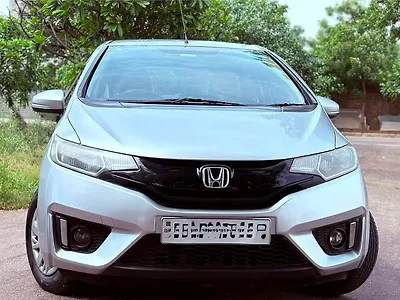2016 Honda Jazz E Petrol 1