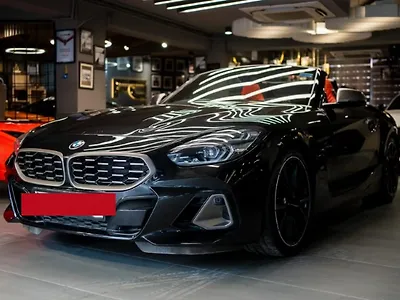 2025 BMW Z4 M 40i 1