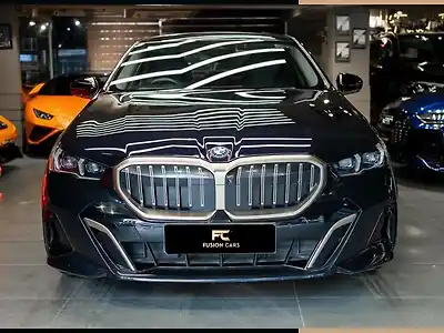 2025 बीएमडब्ल्यू 5-Series LWB 530Li Petrol 2.0L Turbo Automatic 1