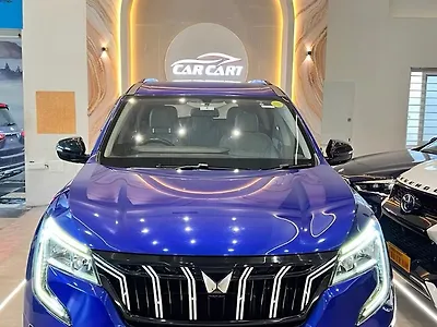 2022 Mahindra XUV700 AX 3 Diesel AT 5 STR [2021] 1