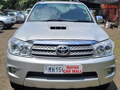 2011 Toyota Fortuner 3.0 MT 1