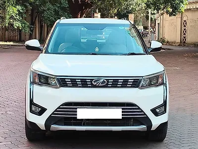 2020 Mahindra XUV300 W8 (O) 1.5 Diesel AMT 1
