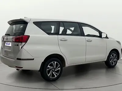 2022 Toyota Innova Crysta VX 2.4 8 STR
