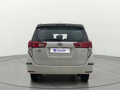 2022 Toyota Innova Crysta VX 2.4 8 STR