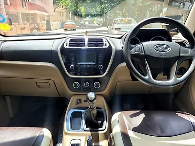 2017 Mahindra TUV300 T8