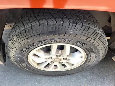 2017 Mahindra TUV300 T8