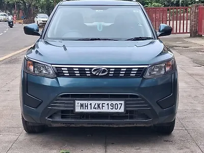 2022 Mahindra XUV300 W6 1.2 Petrol 1