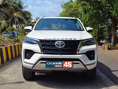 2025 Toyota Fortuner 4x2 2WD Diesel 2.8L Turbo Automatic (TC) 1 2025 Toyota Fortuner 4x2 2WD Diesel 2.8L Turbo Automatic (TC) 1