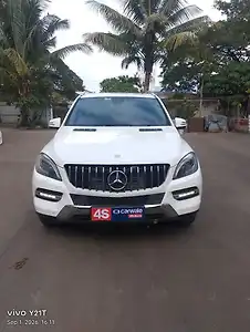 2013 मर्सिडीज़ बेंज़ एम-क्लास ml 350 सीडीआई 1