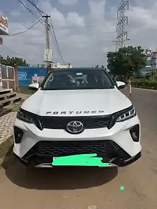 2024 टोयोटा फ़ॉर्च्यूनर 4X2 2WD Diesel Turbo Automatic Dual Tone 1 2024 टोयोटा फ़ॉर्च्यूनर 4X2 2WD Diesel Turbo Automatic Dual Tone 1