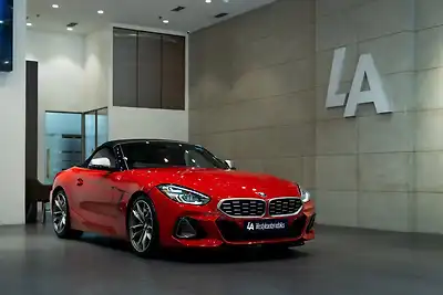 2025 BMW Z4 M 40i 1