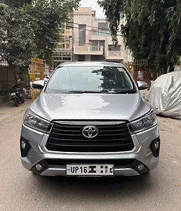 2022 Toyota Innova Crysta GX 2.4 AT 7 STR 1 2022 Toyota Innova Crysta GX 2.4 AT 7 STR 1