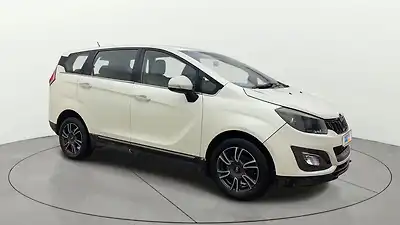 2018 Mahindra Marazzo M8 7 STR 1