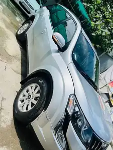 2015 महिंद्रा XUV500 w10 एडब्ल्यूडी 1