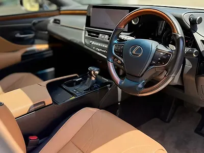 2023 Lexus Old Generation ES 2018 300h Luxury