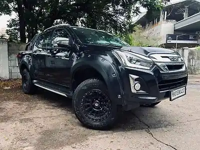 2024 इसुज़ू डी-मैक्स वी-क्रॉस Z Prestige 4WD Diesel Turbo Automatic [2024-2026] 1