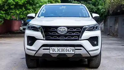 2025 टोयोटा फ़ॉर्च्यूनर 4x2 2WD Petrol 2.7L Automatic 1 2025 टोयोटा फ़ॉर्च्यूनर 4x2 2WD Petrol 2.7L Automatic 1
