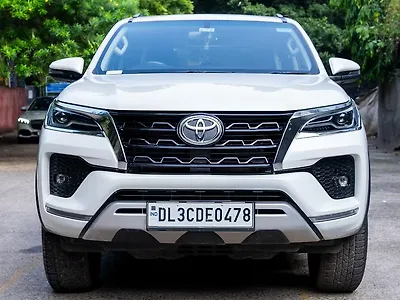 2025 Toyota Fortuner 4x2 2WD Petrol 2.7L Automatic 1