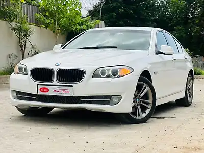 2011 BMW 5-Series 525d Sedan 1