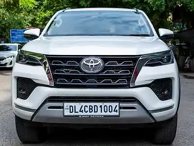 2024 टोयोटा फ़ॉर्च्यूनर 4x2 2WD Petrol 2.7L Automatic 1