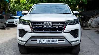 2024 Toyota Fortuner 4x2 2WD Petrol 2.7L Automatic 1 2024 Toyota Fortuner 4x2 2WD Petrol 2.7L Automatic 1
